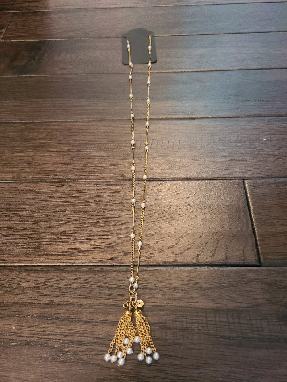Vintage 70s chain with pearl like beads and tassle charm